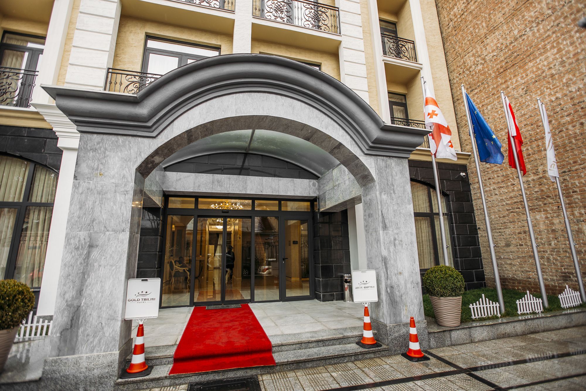 Gold Tbilisi Hotel Zewnętrze zdjęcie